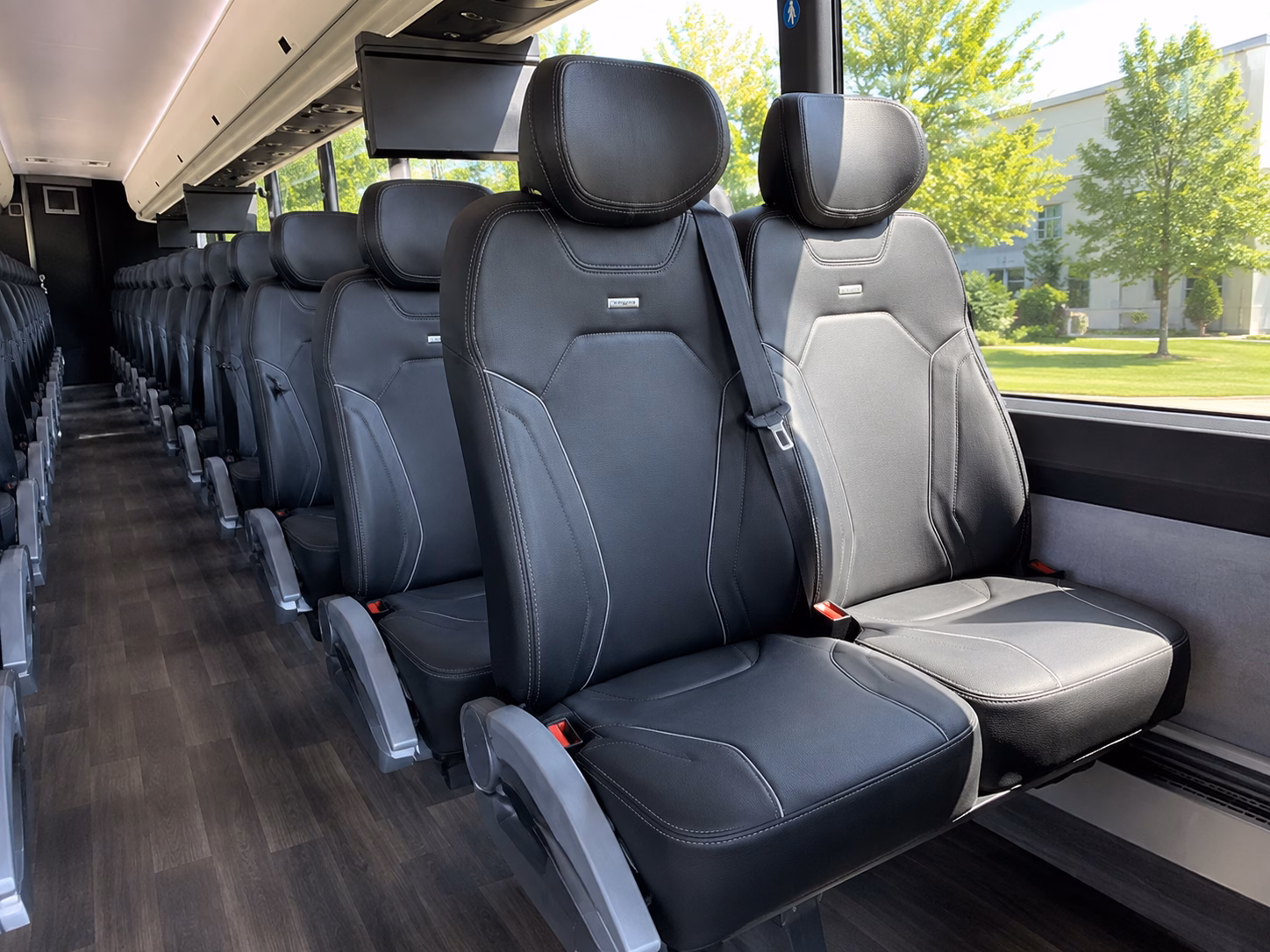 corporate and private group wine tour buses out of canton