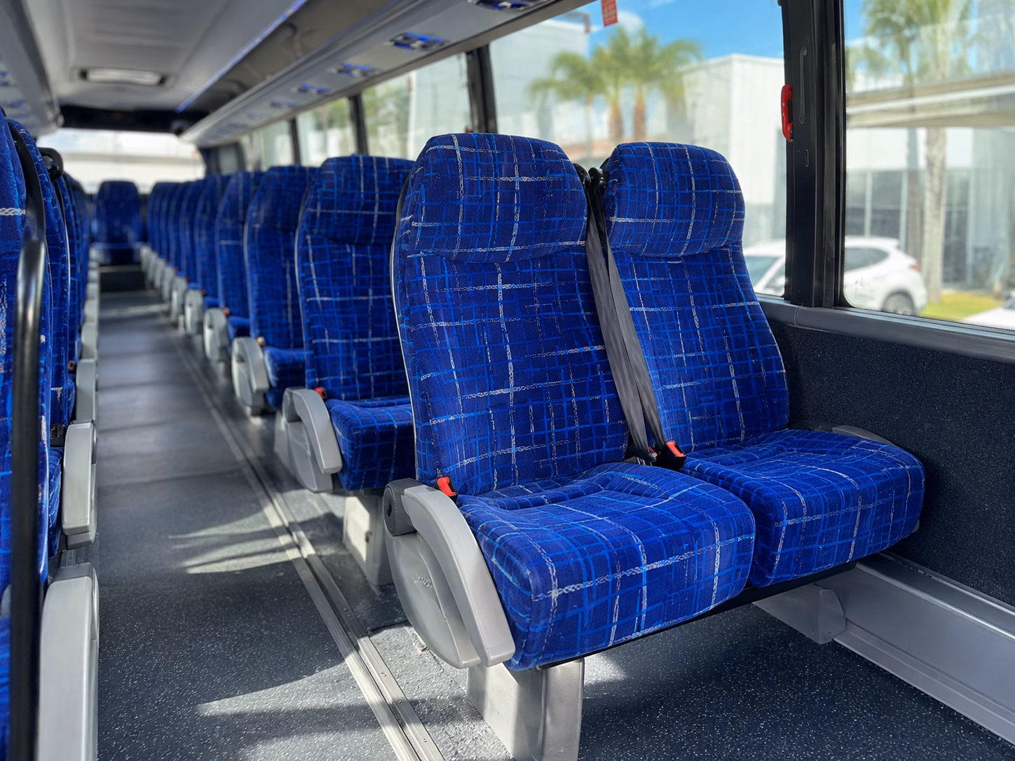 lake erie wine country buses for grand river valley day trips